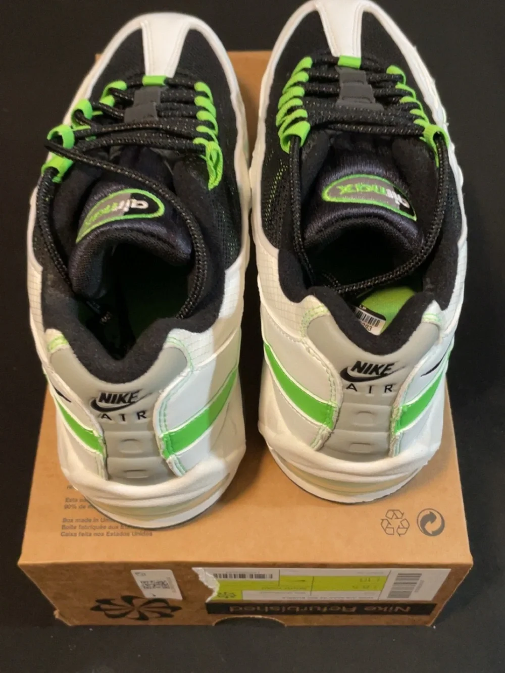 Nike Air Max 95 OG Men's Lace-Up Low Top Sneaker Summit White/Green